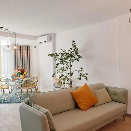 Sunny Side In Complexul Alezzi * Năvodari